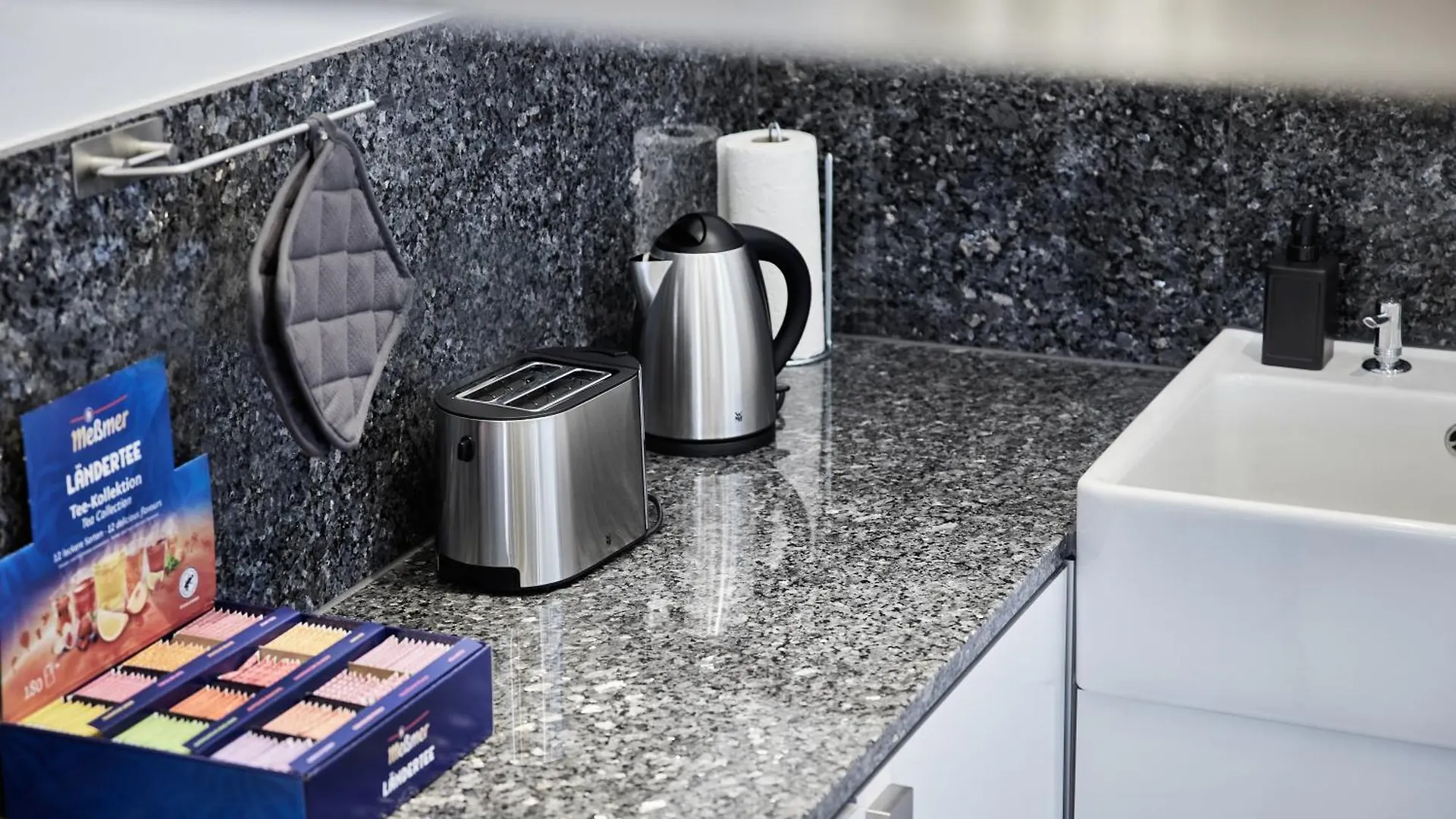 Apartment Idee Living: Design-Apartment- Netflix - 6 Pers Mannheim
