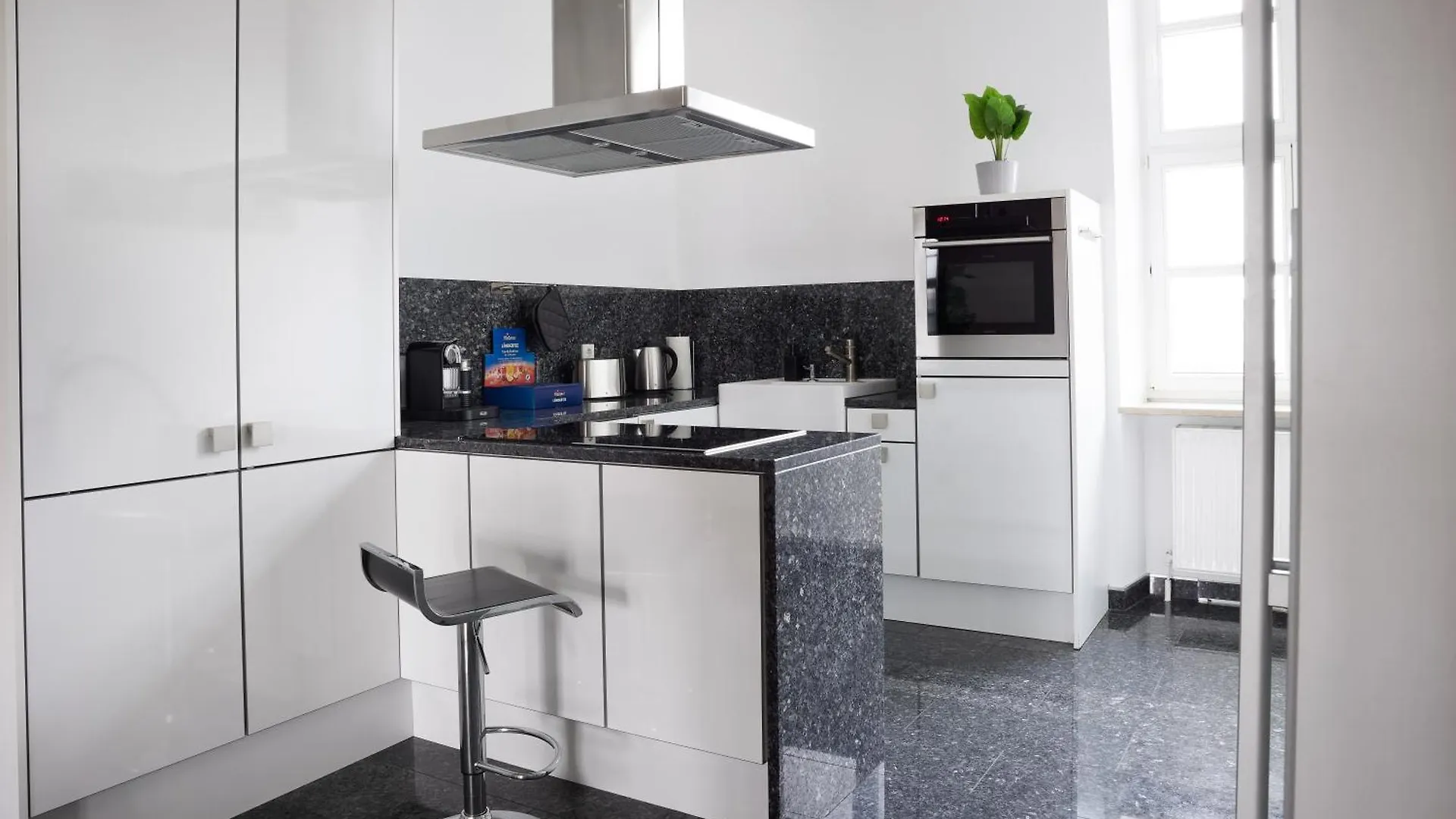 Idee Living: Design-Apartment- Netflix - 6 Pers Mannheim Apartment