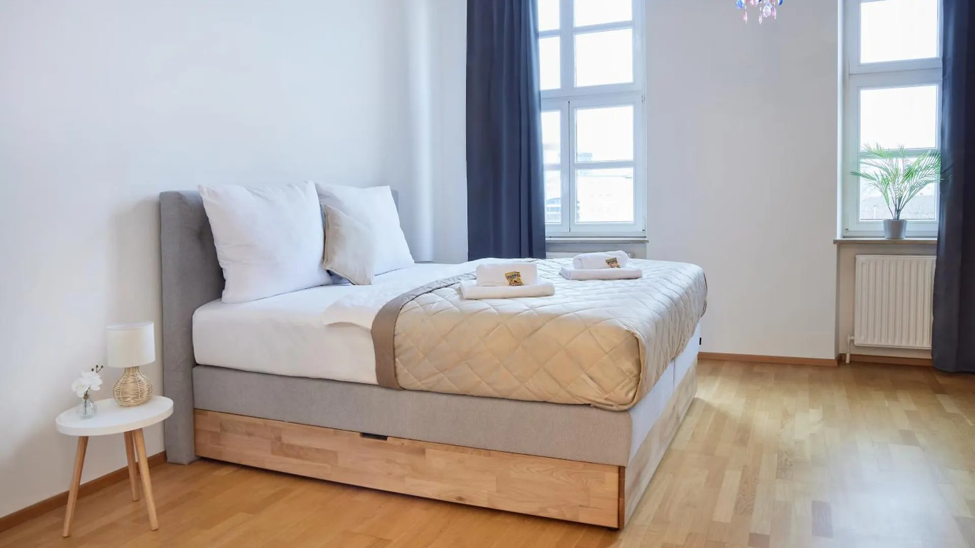 Idee Living: Design-Apartment- Netflix - 6 Pers Mannheim