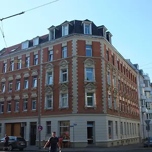 wohnen-mit-stil-grunderzeit-wohnung-bis-6-person.bestleipzighotels.com/